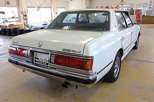 クラウン４ＤＨＴ２０００スーパーサルーン・エクストラ（ＧＳ１１０） 昭和５８年式